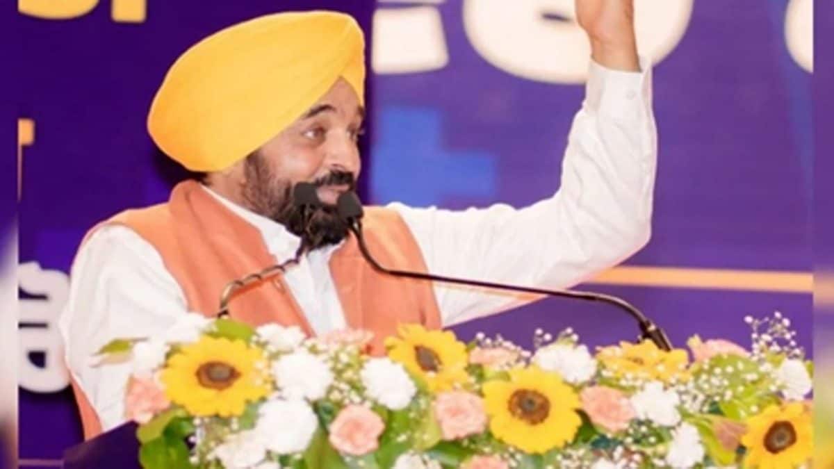 ਮੁੱਖ ਮੰਤਰੀ ਭਗਵੰਤ ਸਿੰਘ ਮਾਨ ਨੇ ‘ਯੁੱਧ ਨਸ਼ਿਆਂ ਵਿਰੁੱਧ’ ਮੁਹਿੰਮ ਨੂੰ ਫੈਸਲਾਕੁੰਨ ਪੜਾਅ ’ਤੇ ਲਿਜਾਂਦਿਆਂ ਬਾਈਕ ਰੈਲੀ ਨੂੰ ਝੰਡੀ ਦਿਖਾ ਕੇ ਰਵਾਨਾ ਕੀਤਾ
