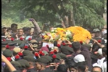কাশ্মীরে শহীদ কর্নেল সন্তোষ মহাদিকের শেষকৃত্য কাশ্মীরে শহীদ কর্নেল সন্তোষ মহাদিকের শেষকৃত্য