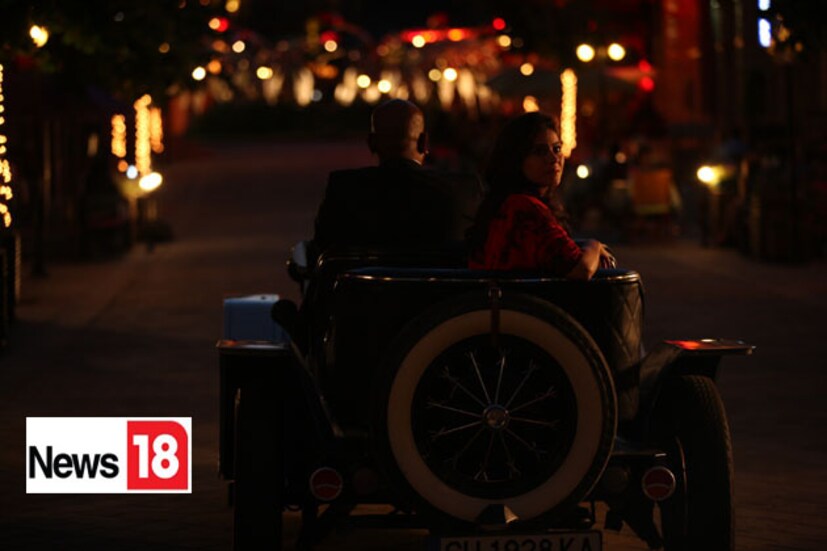 ভিন্টেজ গাড়িতে কাজল