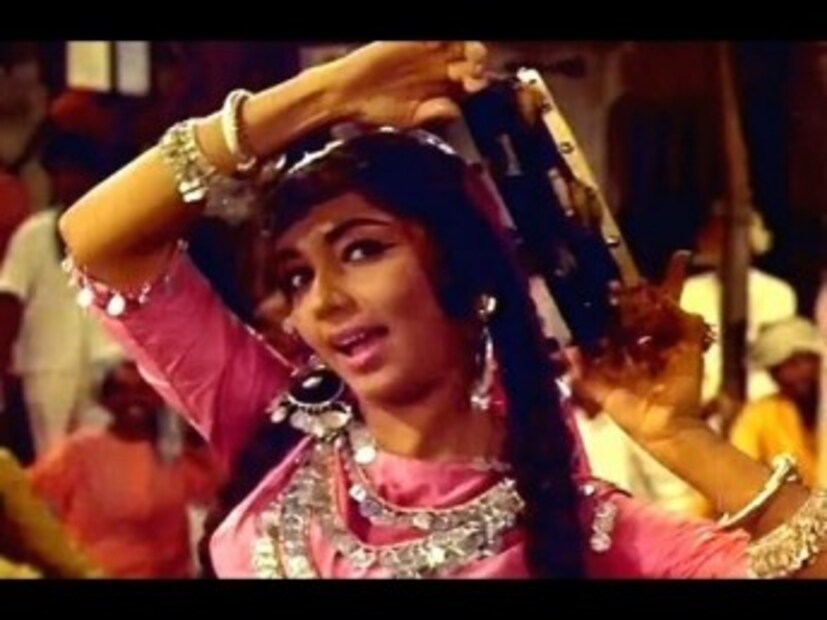 ঝুমকা গিরা রে