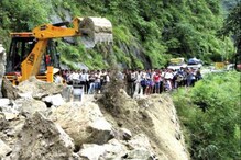 রংপোতে ধস সারানোর কাজ শুরু, শীঘ্রই খুলবে জাতীয় সড়ক রংপোতে ধস সারানোর কাজ শুরু, শীঘ্রই খুলবে জাতীয় সড়ক