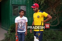 ৩৮৩ ঋত্বিকের পাশে মনোজ ৩৮৩ ঋত্বিকের পাশে মনোজ