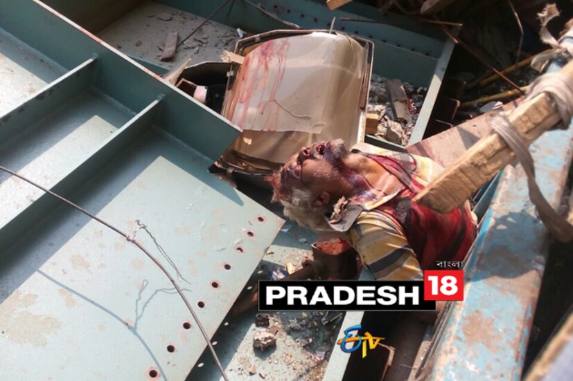 পাথুরিঘাটায় ভেঙে পড়ল বিবেকানন্দ সেতু ৷