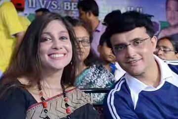 বৈশালী ডালমিয়ার ভোট প্রচারে কী কী করলেন মহারাজ ! বৈশালী ডালমিয়ার ভোট প্রচারে কী কী করলেন মহারাজ !