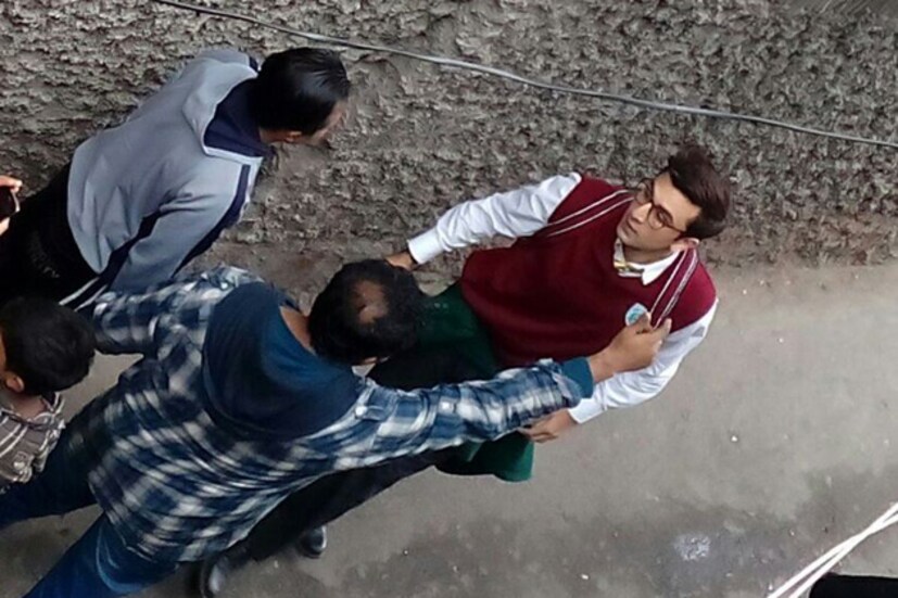 ‘বরফি’ তে ছিলেন মূক ও বধির ভোলাভালা মানুষ ৷ তবে এবার রণবীর একেবারে গোয়েন্দার অবতারে ৷ একেবারে অ্যাকশন প্যাকড ৷ 
