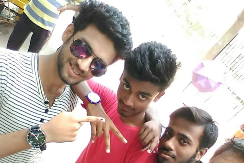 আমাদের প্রথম ভোট ! তাই গ্রুফি ৷ 