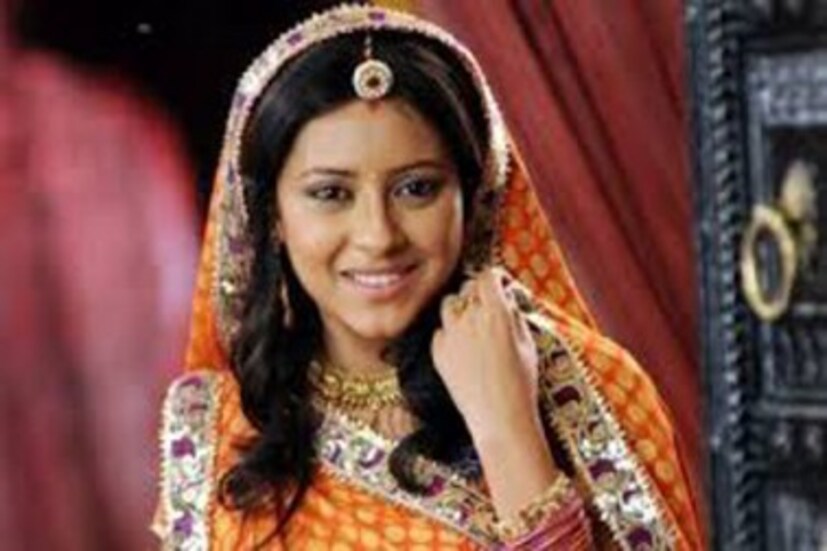  অন্যদিকে রাহুলের গাড়ির চালক রাজ বারিয়া জানান, প্রত্যুষার মৃত্যুর দিন কোকিলাবেন আম্বানি হাসপাতালে রাহুলের প্রাক্তন প্রমিকাও উপস্থিত ছিল ৷ এরপর সে হাসপাতাল থেকে বেড়িয়ে যায় এবং তার কিছুক্ষণ পর রাহুলও সেখান থেকে বেড়িয়ে যায় ৷ সেই দিন রাতে রাহুল তার মোবাইল বন্ধ করে রাখেন ৷ এর আগে শপিং মলে প্রত্যুষাকে প্রকাশ্যে চড় মারে রাহুল বলে জানান রাজ ৷ 