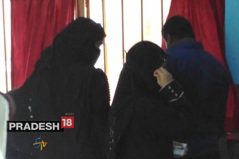 উত্তর কলকাতার ৭টি বিধানসভা কেন্দ্রে চলবে ভোটগ্রহণ ৷ ১২ লক্ষ ৩২ হাজার ৫৩৯ জন ভোটার বৃহস্পতিবার নিজেদের ভোটে নিশ্চিত করবে আগামী পাঁচ বছরে কার হাতে থাকবে উত্তর কলকাতার রাশ ৷ এলাকা দখলের রাজনৈতিক লড়াইয়ে সামিল প্রবীণ থেকে নবীন প্রার্থীরা ৷ নয়না বন্দ্যোপাধ্যায়, সৌমেন মিত্র, পরেশ পাল, শশী পাঁজা , রাহুল সিনহা, স্মিতা বক্সীর মতো দাপুটে, জনপ্রিয় নেতা-নেত্রীর ভাগ্য নির্ধারণ হবে