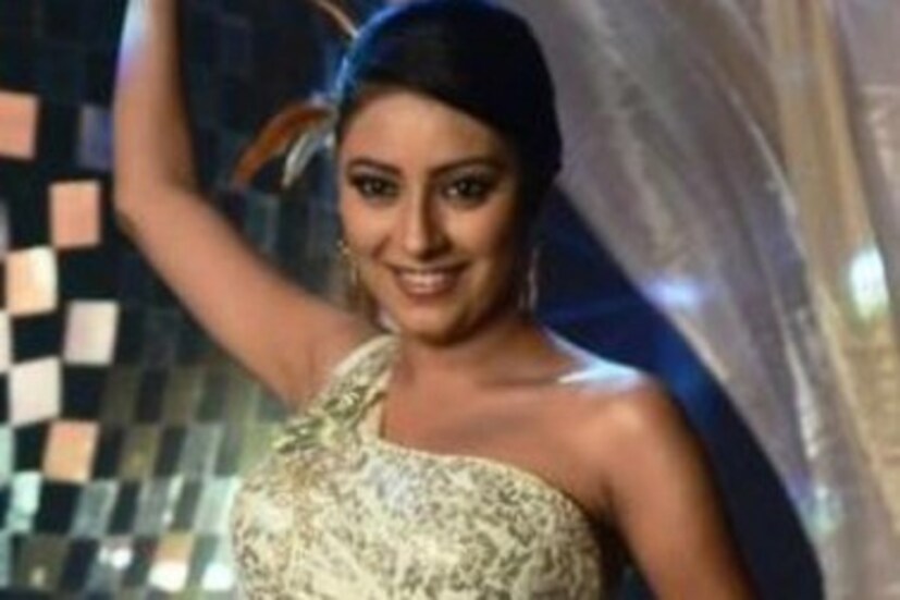  প্রত্যুষার তার প্রাক্তন প্রেমিকের সঙ্গে সম্পর্ক রয়েছে বলে রাহুল সন্দেহ করত ৷ এর জন্য তিনি প্রায়ই অশান্তি করত ৷ রেনু জানান তিনি বহুবার রাহুলের সঙ্গে সম্পর্ক ভেঙে দিতে বলেন প্রত্যুষাকে ৷ কিন্তু প্রত্যুষা মনে করতেন যে তার এই পদক্ষেপের ফলে তার পরিবারের বদনাম হতে পারে ৷ তাই রাহুলের সমস্ত অত্যাচার সে সহ্য করত ৷ প্রত্যুষার সমস্ত পাসবুক ও ডেবিট কার্ড রাহুলের কাছে থাকত ৷ রেনু তাকে সেগুলো ফেরত চাইতে বললেও কোনও কারণে প্রত্যুষা তা করতে পারেনি ৷ 