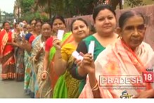 গোটা শিলিগুড়ি সকাল থেকেই মেতেছে ভোট উৎসবে, দেখুন ভিডিও গোটা শিলিগুড়ি সকাল থেকেই মেতেছে ভোট উৎসবে, দেখুন ভিডিও