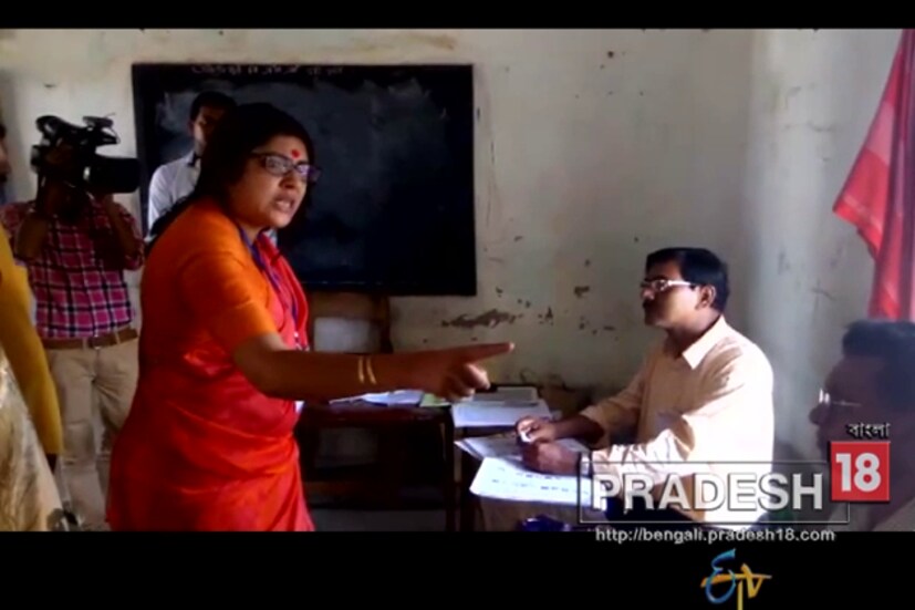 পোলিং এজেন্টের রীতিমতো চোখ রাঙিয়ে লকেট বলেন, ‘এই রিগিং মেনে নেব না ৷ আপনারা বাংলার সর্বনাশ করছেন ৷ রিগিংয়ের ভিডিও দিল্লিতে পাঠাবো !’