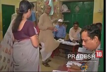 ভোট দিলেন প্রদীপ ভট্টাচার্য্য, দেখুন ভিডিও ভোট দিলেন প্রদীপ ভট্টাচার্য্য, দেখুন ভিডিও