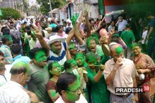 মমতা বন্দ্যোপাধ্যায়ের বাড়ির সামনে বিজয় উৎসব, দেখুন ভিডিও মমতা বন্দ্যোপাধ্যায়ের বাড়ির সামনে বিজয় উৎসব, দেখুন ভিডিও