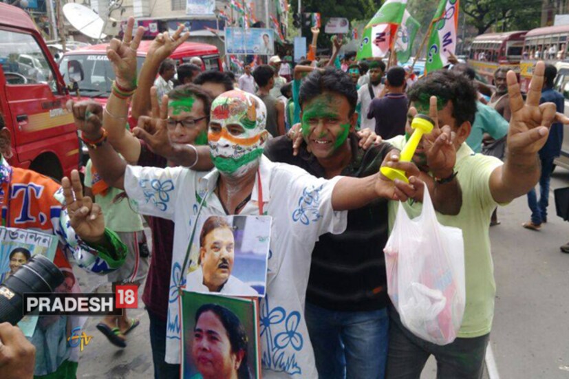 ৪ রাউন্ড শেষে নন্দীগ্রামের শুভেন্দু অধিকারী ২৮,৫২৮ ভোটে এগিয়ে মালদহের সুজাপুরে ৪ রাউন্ড শেষে কং ঈষা খান চৌধুরী ১১,৮৯৪  ভোটে এগিয়ে সুজাপুরে পিছিয়ে তৃণমূলের আবু নাসের খান চৌধুরী