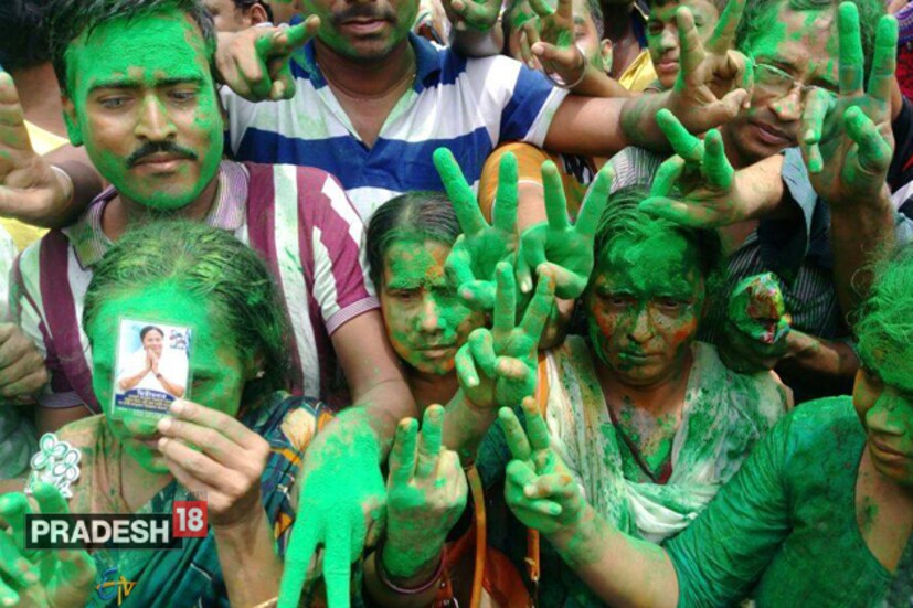 মহিষাদলে এগিয়ে সুদর্শন ঘোষ দস্তিদার ৷ প্রায় ৩০০০ ভোটে এগিয়ে তৃণমূল ৷ হলদিয়ায় সিপিএম প্রার্থী এগিয়ে ৷ তাপসী মণ্ডল ২৫০০ ভোটে এগিয়ে ৷ বালি এগিয়ে তৃণমূল৷ ৩১৪১ ভোটে এগিয়ে বৈশাখি ডালমিয়া ৷ হাওড়া উত্তরে এগিয়ে তৃণমূল ৷ লক্ষ্মীরতন শুক্লা এগিয়ে ৮৪০৯ ভোটে হাওড়া মধ্য এগিয়ে তৃণমূল ৷ ১৫,৮৮৬ ভোটে এগিয়ে অরূপ রায়