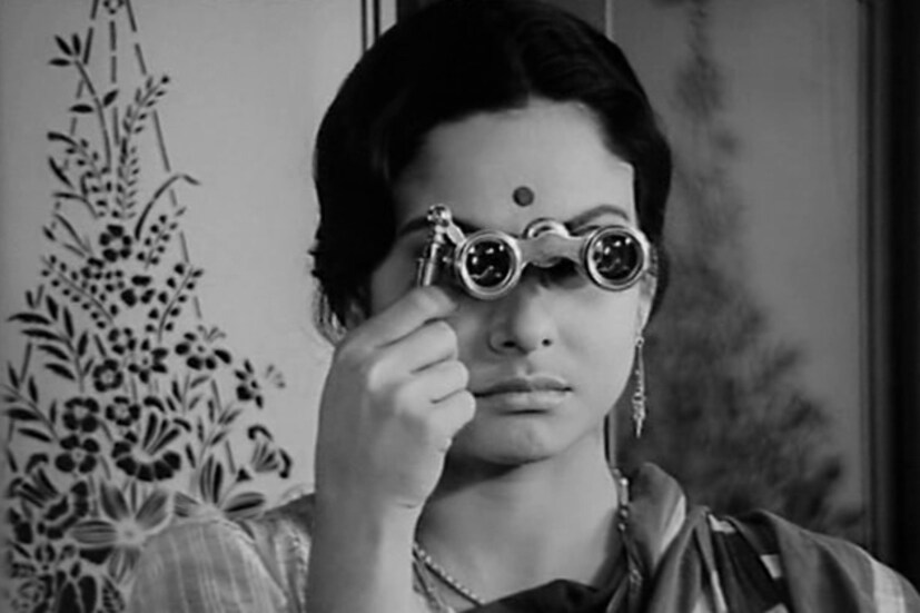 ছবির নাম ‘চারুলতা’ ৷ রবীন্দ্রনাথ ঠাকুরের ‘নষ্টনীড়’ ছোটগল্প থেকে অনুপ্রাণিত হয়ে পরিচালক সত্যজিৎ রায় তৈরি করেছিলেন এই ছবি ৷ ছবিতে অভিনয় করেছিলেন মাধবী মুখোপাধ্যায়, সৌমিত্র চট্টোপাধ্যায় ৷ 