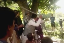 বিবাহ বহির্ভূত সম্পর্কের জেরে গাছে বেঁধে মারধর বিবাহ বহির্ভূত সম্পর্কের জেরে গাছে বেঁধে মারধর