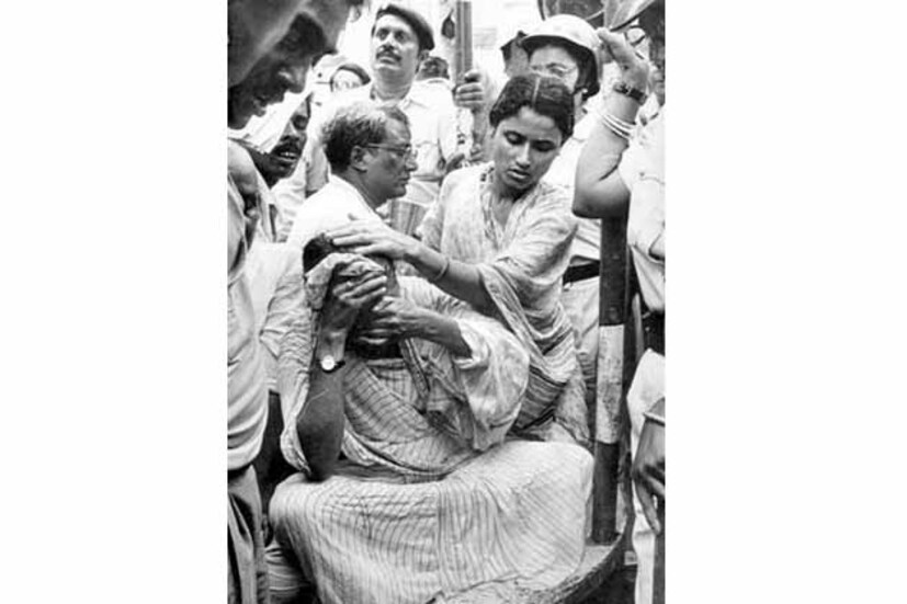 প্রতিবাদী মিছিলে আহত মমতা ৷ 