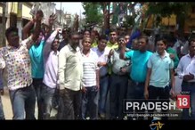 আবির খেলায় মাতলেন তৃণমূল কর্মীরা, দেখুন ভিডিও আবির খেলায় মাতলেন তৃণমূল কর্মীরা, দেখুন ভিডিও