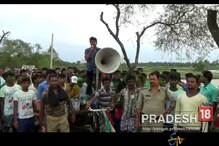 সংঘর্ষ রুখতে উদ্যোগী তৃণমূল বিধায়ক সংঘর্ষ রুখতে উদ্যোগী তৃণমূল বিধায়ক