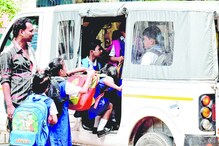 অভিযান চালিয়ে শহরে আটক বহু বেআইনি পুলকার ! অভিযান চালিয়ে শহরে আটক বহু বেআইনি পুলকার !