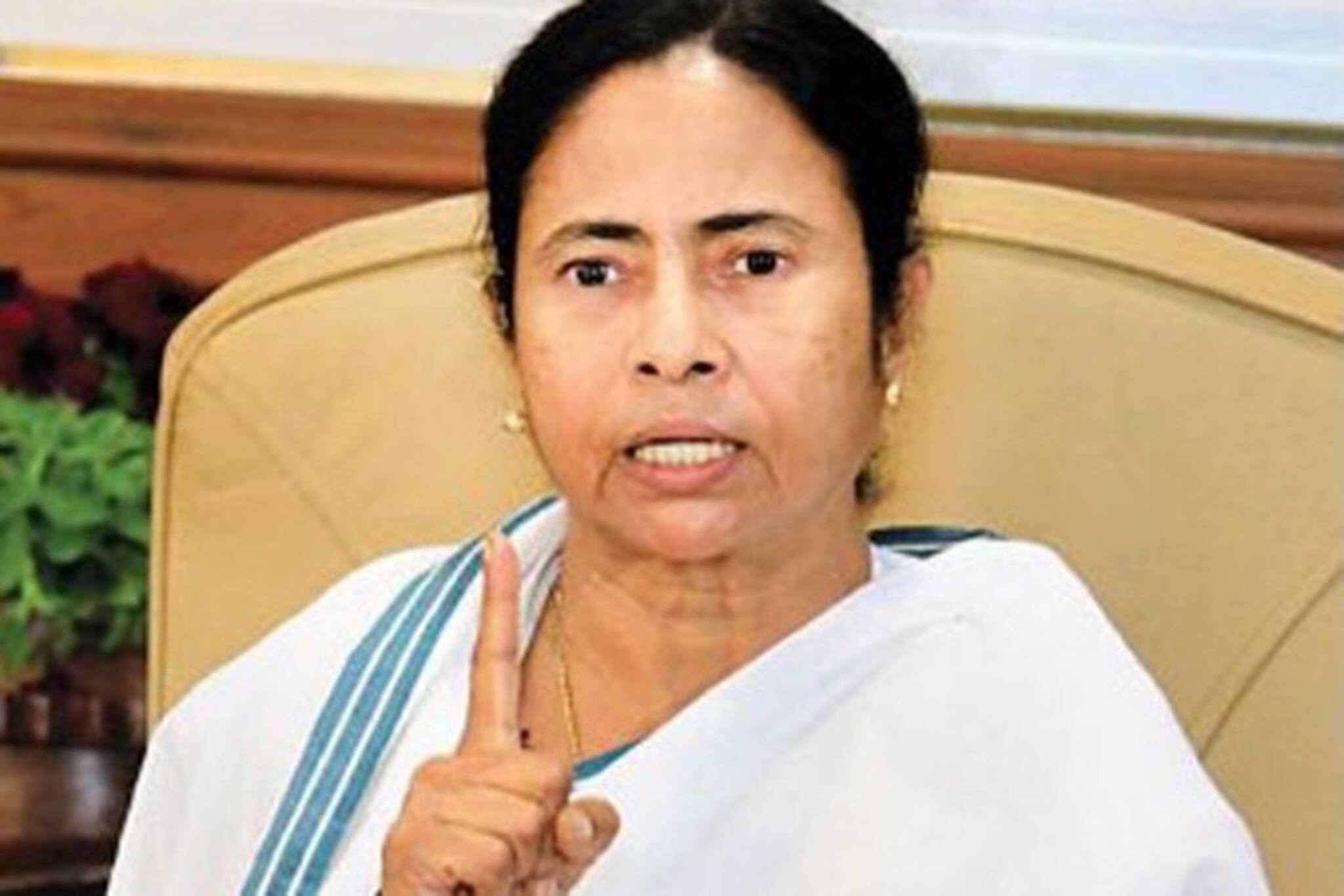 ‘জরুরি অবস্থার মতো ঘটনা’ NDTV-এর উপর নিষেধাজ্ঞায় কড়া সমালোচনা মমতার, প্রতিবাদ সব মহলে