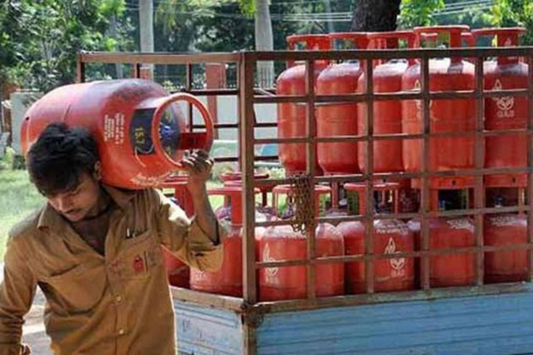 শুধু বুকিং নয় পেমেন্টও এবার অনলাইন, নগদ টাকা ছাড়াই মেটান গ্যাসের দাম