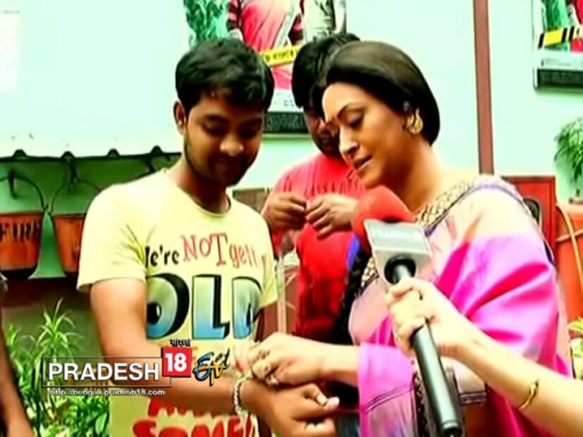 সিরিয়ালের সেটে রাখী উৎসবে মাতলেন ‘গোয়েন্দাগিন্নি’ ইন্দ্রাণী হালদার ৷