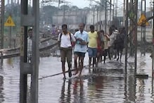 বৃষ্টি থামলেও এখনও জলমগ্ন হাওড়া, টিকিয়াপাড়া কারশেড বৃষ্টি থামলেও এখনও জলমগ্ন হাওড়া, টিকিয়াপাড়া কারশেড