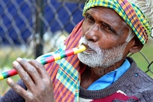 হারিয়ে যাচ্ছে বাঁশীর বনেদীয়ানা