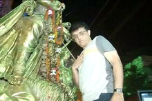 বিসর্জনে ‘ঢাকের তালে ’ মহারাজ