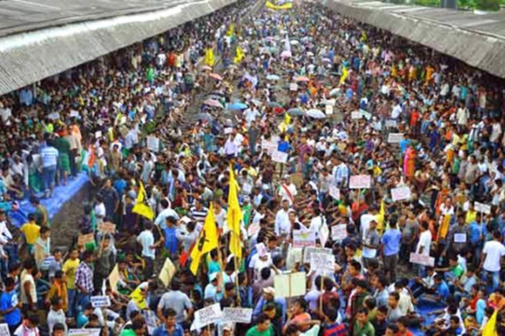 অসমে পৃথক বোরোল্যান্ডের দাবিতে রেল অবরোধ, ১২ ঘণ্টা অবরোধের ডাক আবসু-র