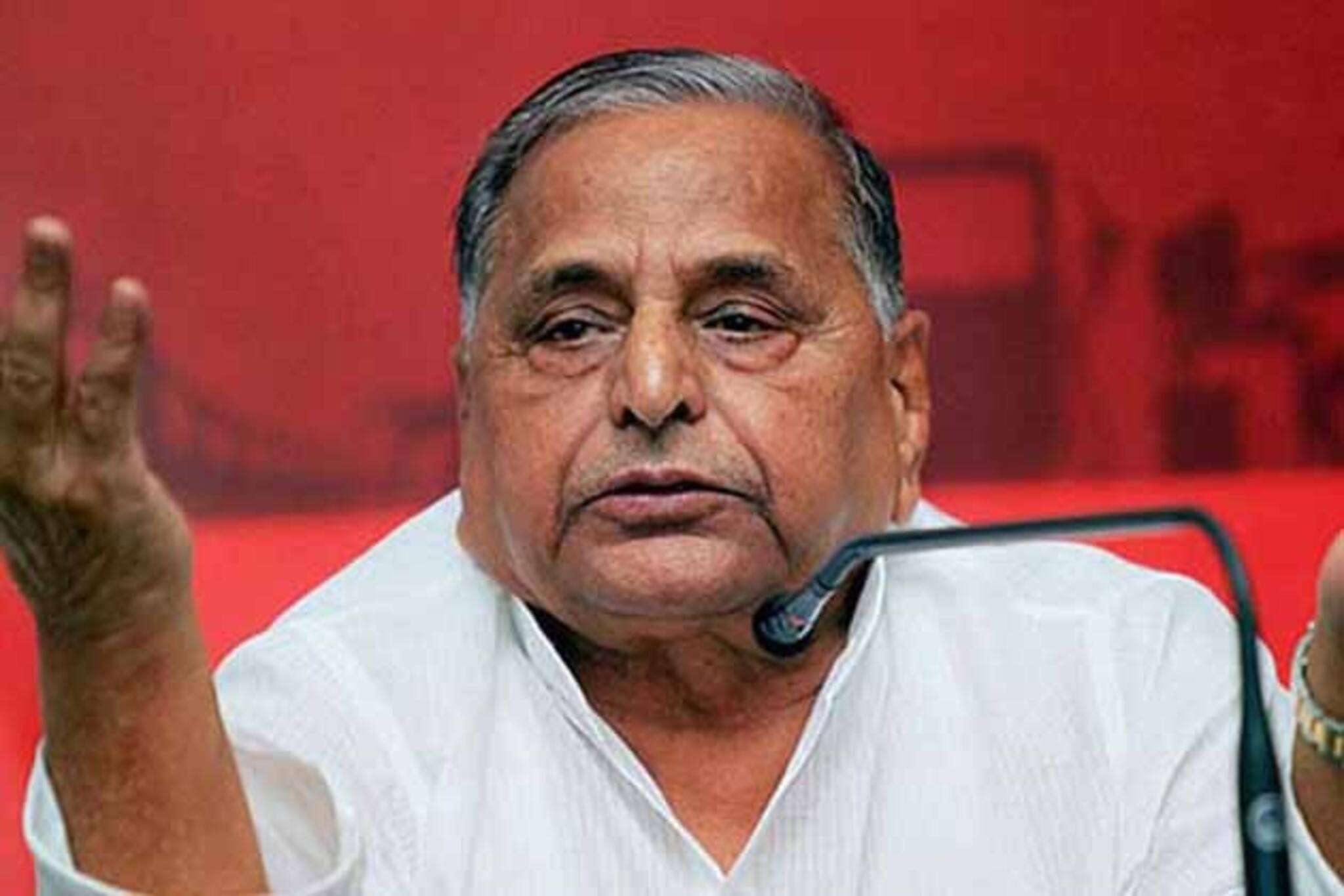 সমাজবাদী পার্টিতে পারিবারিক কোন্দল, সামলাতে ব্যর্থ মুলায়ম সিং যাদব