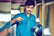 ফাওয়াদ খান ফ্লপ, বিশ্বের মেয়েরা ফিদা ‘হট পাকিস্তানি’ চা-ওয়ালাতেই !