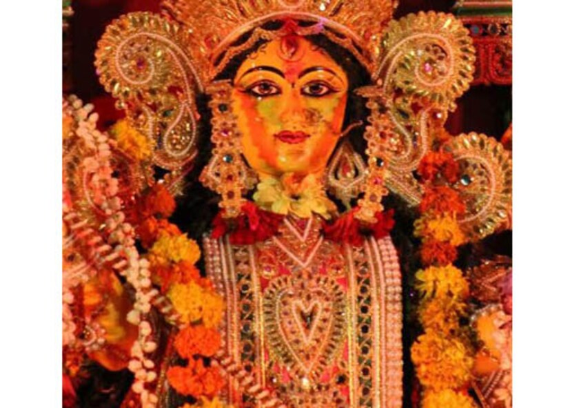 দুর্গাপুজো মানে শুধু বাংলা বা ভারতের নয় ৷ গোচা বিশ্বের কোনায় কোনায়  ছড়িয়ে থাকা বাঙালিরা এই সময়েই বিদেশের মাটিতে ফিরিয়ে নিয়ে আসে একট টুকরো বাংলাকে ৷ সেইরকমই দেখা গেল সিডিনির দুর্গাপুজোয় ৷ 