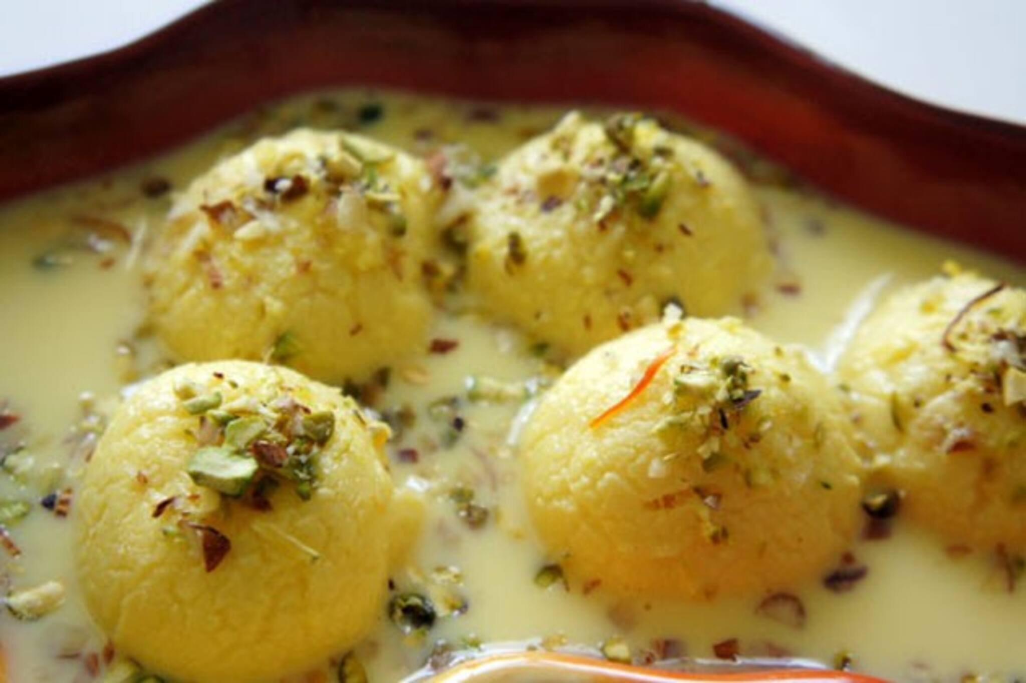 বাড়িতেই তৈরি করুন বিজয়ার মিষ্টি, রইল রেসিপি