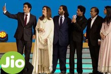 প্রথম মাসেই বিশ্বরেকর্ড গড়ল রিলায়েন্স জিও
