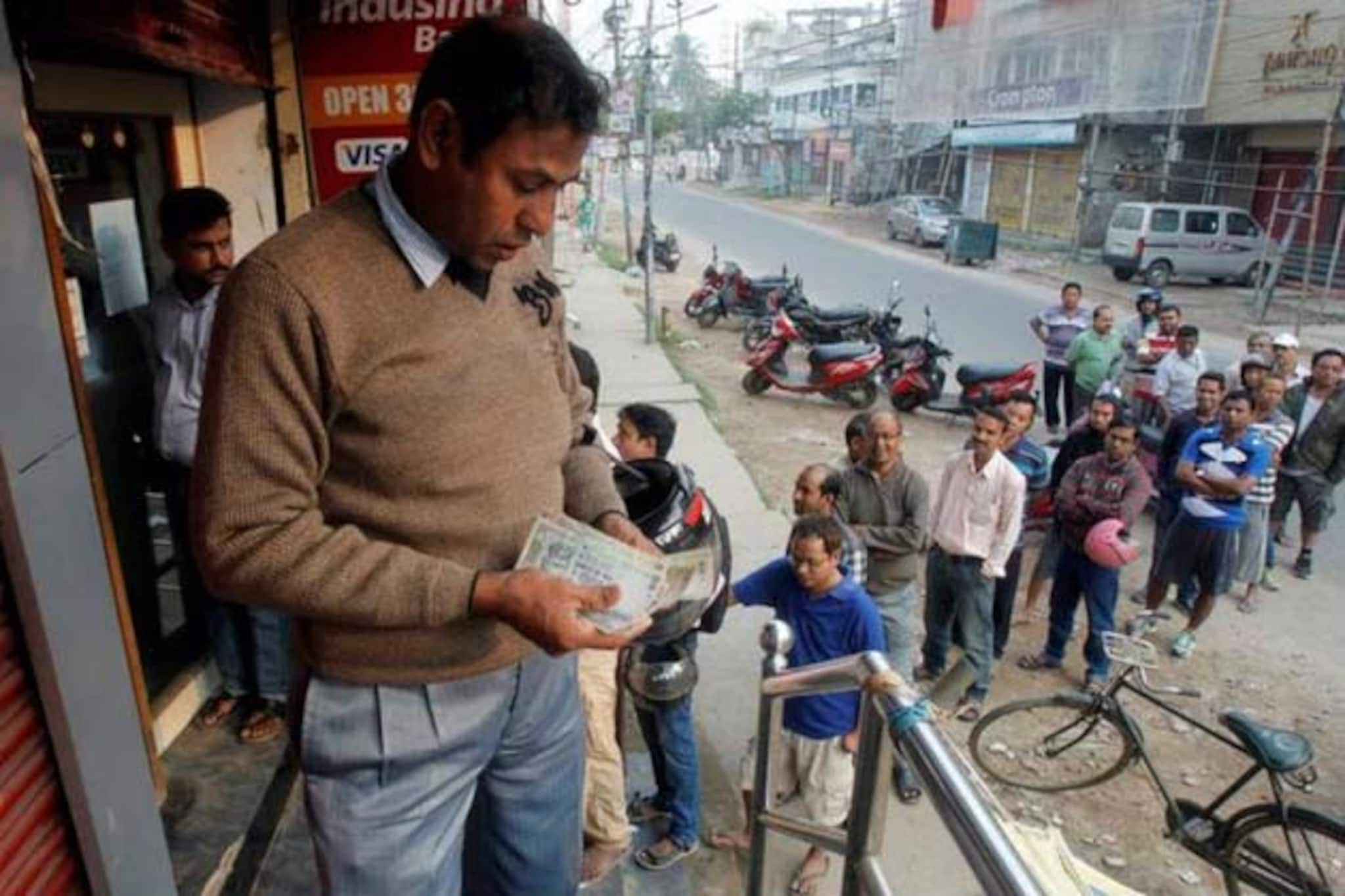 কেন্দ্রের সিদ্ধান্ত বদল, পুরনো ৫০০ ও ১০০০ টাকার নোটের মেয়াদ বাড়ল আরও দশদিন