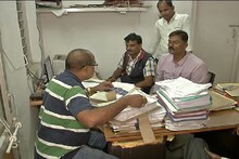 নতুন নোটে ঘুষ খেয়ে পুলিশের হাতে মধ্যপ্রদেশের তিন আধিকারিক
