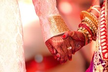 বিয়ের কার্ড দেখালে মিলবে পাঁচ লক্ষ ! গুজবে কান দেবেন না, জানাল দিল্লি পুলিশ
