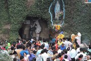 ক্রিসমাস উপলক্ষে সেজেছে ব্যাণ্ডেল চার্চ, বড়দিনের আগের সন্ধেতেই জমেছে ভিড়