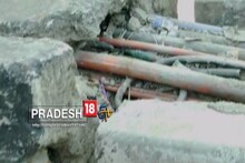 গার্ডার সরে সুতোর মতো নদীর উপর ঝুলছে সেতু