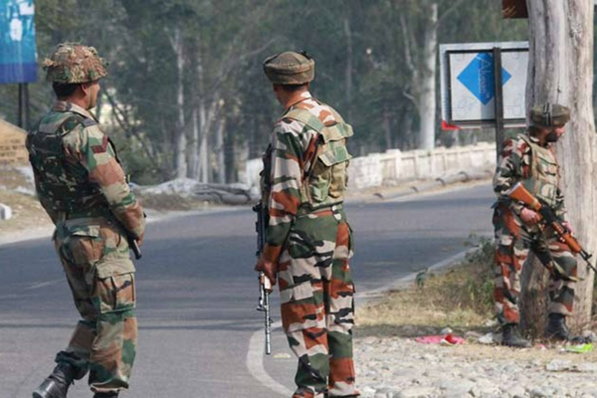 ‘‘ আরও সতর্ক হওয়ার প্রয়োজন ছিল ....’’ নাগরোটায় জঙ্গি হামলা প্রসঙ্গে প্রতিরক্ষামন্ত্রী