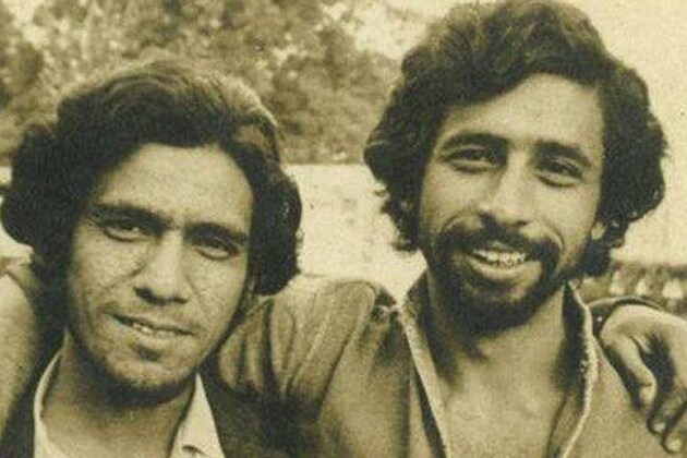 ৬৬ বছর বয়সে হৃদরোগে আক্রান্ত হয়ে মৃত্যু হল বর্ষীয়ান বলিউড অভিনেতা ওম পুরীর। শুক্রবার সকালে আন্ধেরিতে নিজের বাড়িতেই শেষ নিশ্বাস ত্যাগ করেছেন তিনি। তাঁর মৃত্যুতে সোশ্যাল মিডিয়ায় গভীর শোক প্রকাশ করল বলিউড-সহ গোটা দেশ। শোক প্রকাশ করা হয়েছে প্রধানমন্ত্রীর দফতরের তরফেও। ৬৬ বছর বয়সে হৃদরোগে আক্রান্ত হয়ে মৃত্যু হল বর্ষীয়ান বলিউড অভিনেতা ওম পুরীর। শুক্রবার সকালে আন্ধেরিতে নিজের বাড়িতেই শেষ নিশ্বাস ত্যাগ করেছেন তিনি। তাঁর মৃত্যুতে সোশ্যাল মিডিয়ায় গভীর শোক প্রকাশ করল বলিউড-সহ গোটা দেশ। শোক প্রকাশ করা হয়েছে প্রধানমন্ত্রীর দফতরের তরফেও।