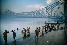 অবশেষে শহরে জাঁকিয়ে এল শীত !
