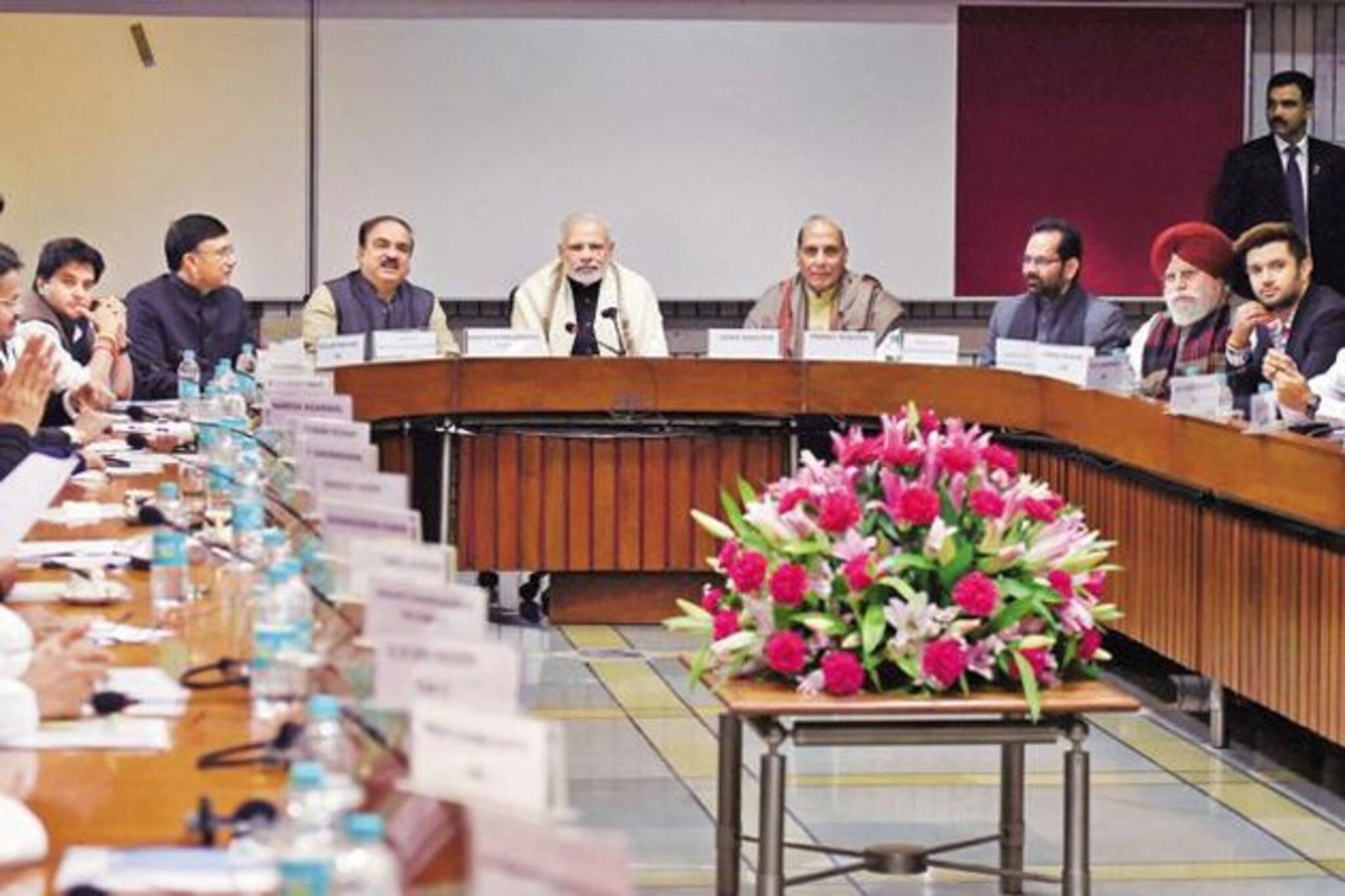 বাজেট অধিবেশনে বিরোধীদের কাছে সুস্থ আলোচনার আহ্বান প্রধানমন্ত্রীর