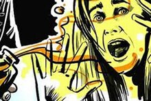 ফোনে কথা বলতে না করায় পাশের বাড়ির বৃদ্ধার মুখে অ্যাসিড মারল কিশোরী !