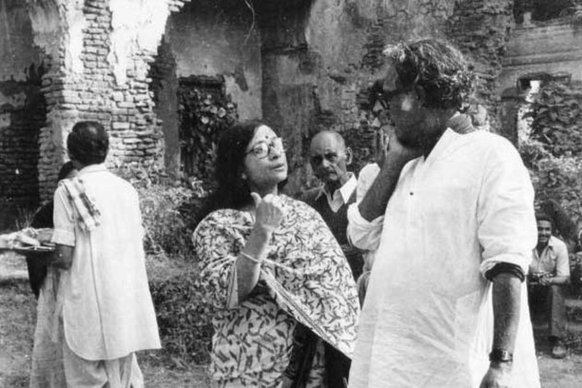 দেশে-বিদেশি নানা চলচ্চিত্র উৎসবে মৃণাল সেনের সঙ্গে বহুবার সফরও করেছেন তিনি৷ নানা সাক্ষাৎকারে মৃণাল সেন জানিয়ে ছিলেন সিনেমার ক্ষেত্রে তাঁর স্ত্রী গীতার থেকে পাওয়া অনুপ্রেরণার কথা ৷ ২০১০ সালে কান চলচ্চিত্র উৎসবে 