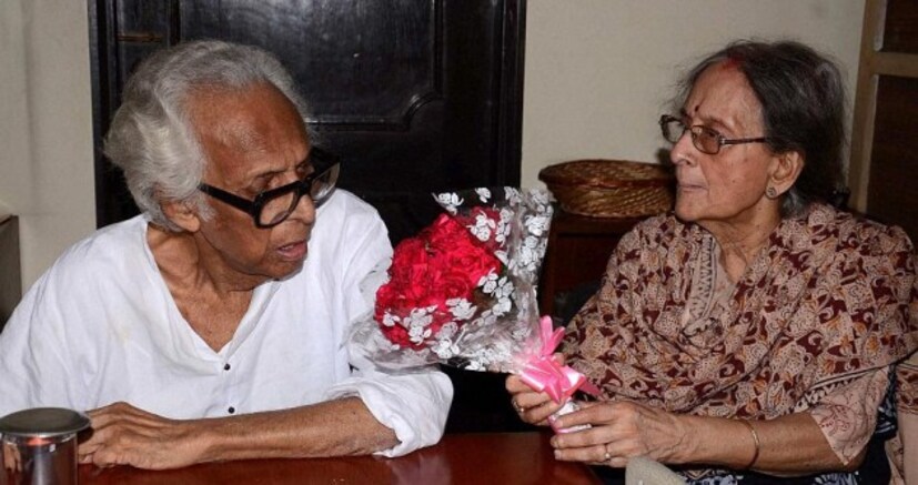 ২০১০ সালে কান চলচ্চিত্র উৎসবে ‘খন্ডহর’ দেখানোর পর ৷ স্টেজে উঠে তিনি গীতার প্রশংসা করে জানিয়েছিলেন, ‘গীতাকে খুব মিস করছি ৷ এই কান চলচ্চিত্র উৎসবের স্টেজে আজ আমার পাশে থাকলে, খুবই আনন্দ পেতাম ৷ আমাদের বৈবাহিক জীবন অনেক বছরের ৷’ সেই যাত্রাই শেষ হল সোমবার দুপুর নাগাদ ৷ চলে গেলেন মৃণাল সেনের স্ত্রী তথা অভিনেত্রী গীতা সেন ৷