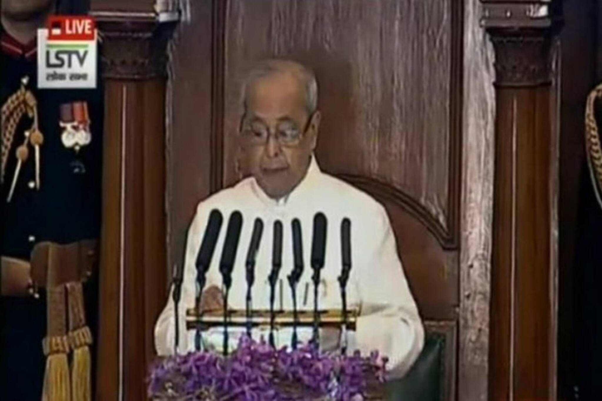 নোট বাতিল থেকে সার্জিক্যাল স্ট্রাইক, সবই উঠে এল যৌথ অধিবেশনে রাষ্ট্রপতির ভাষণে